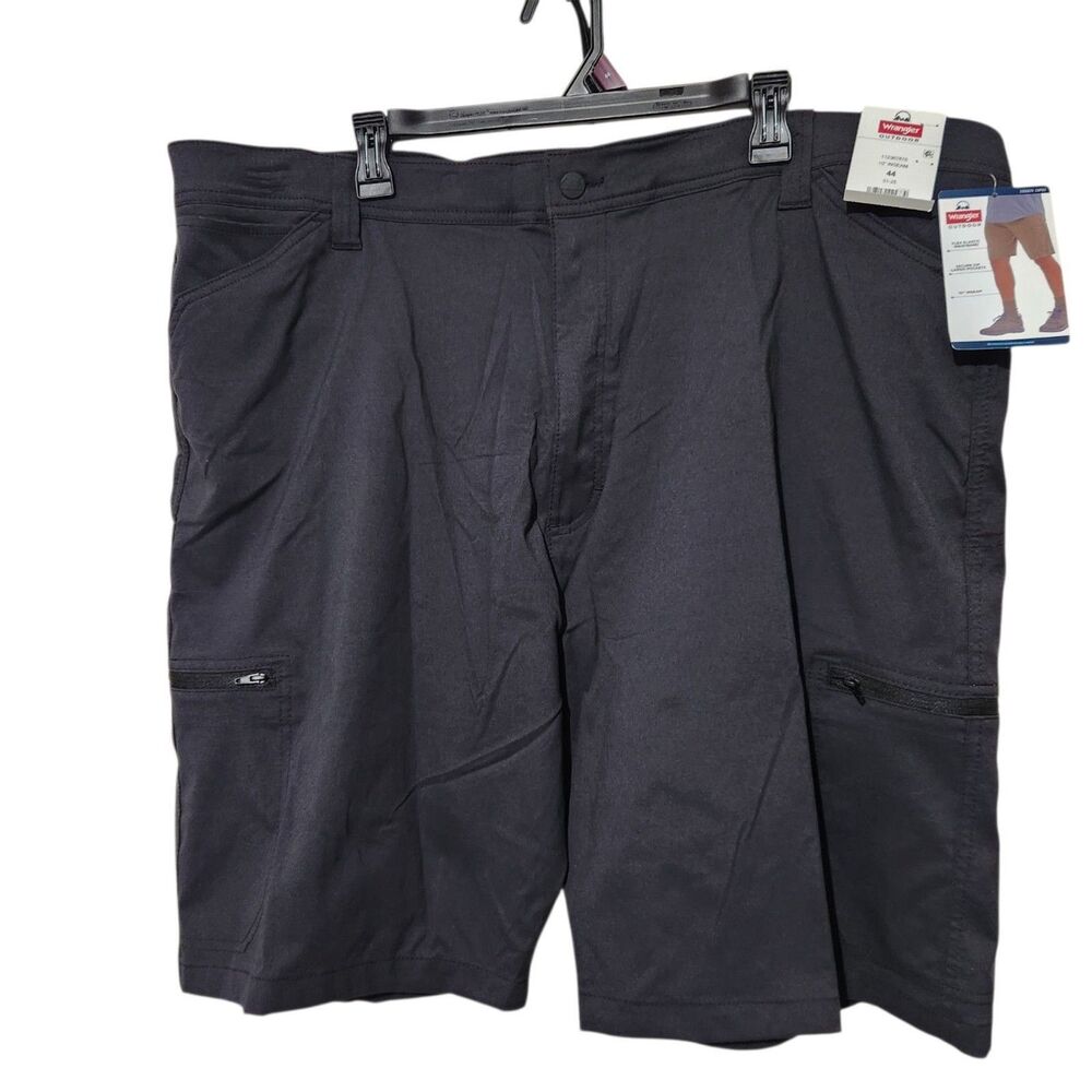 Wrangler Shorts Size 42 Black Flex Elastic Waistband Secure Zip Pockets